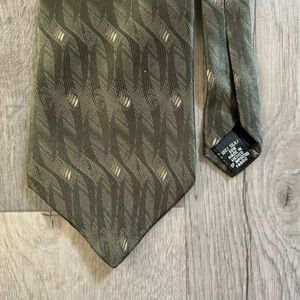 Etienne Aigner 100% silk vintage tie